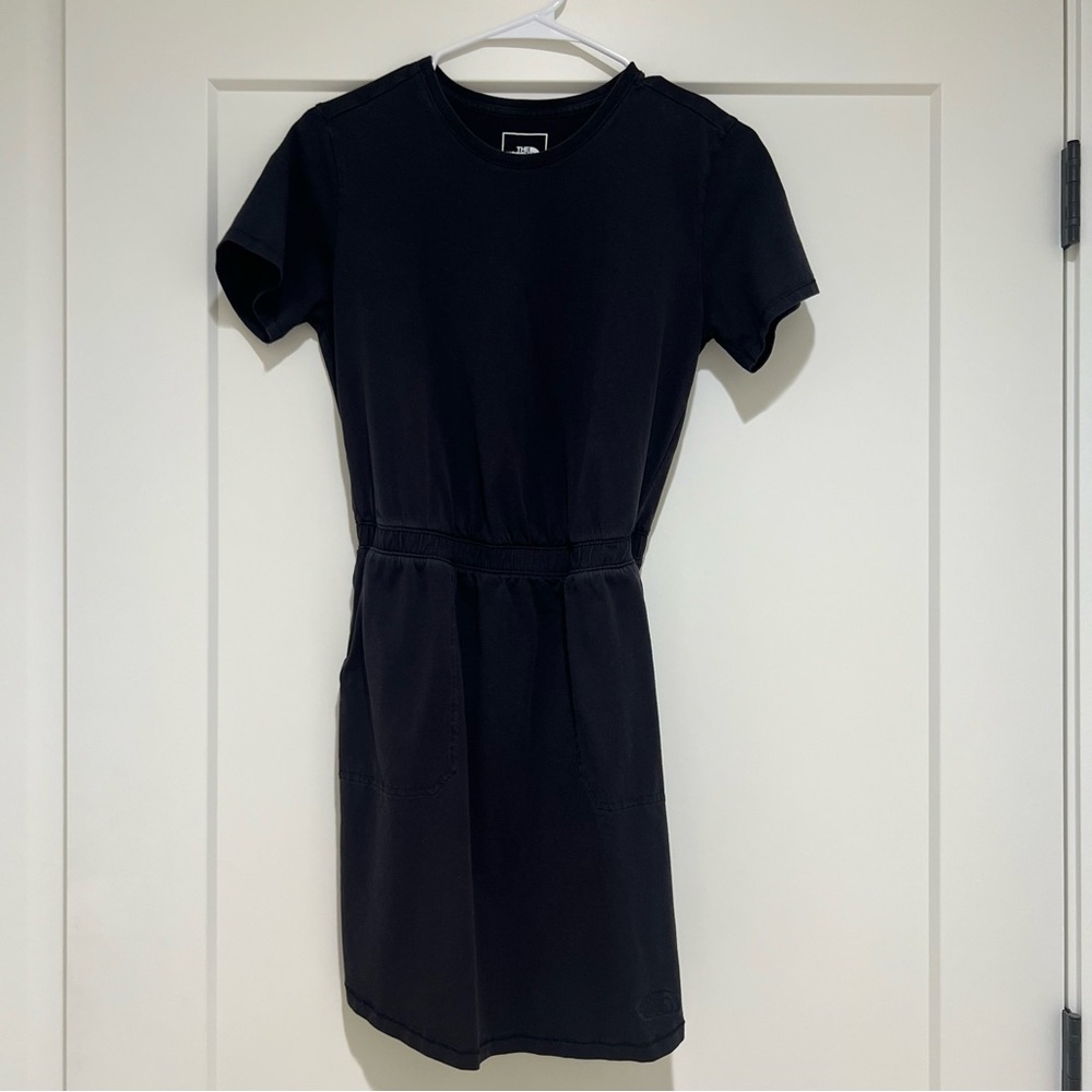 THE NORTH FACE Never Stop Wearing dress Size S Short Sleeve Black